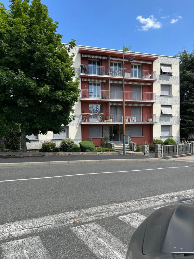 Ferienwohnung Minois Saint-Genet-Lerpt Exterior foto